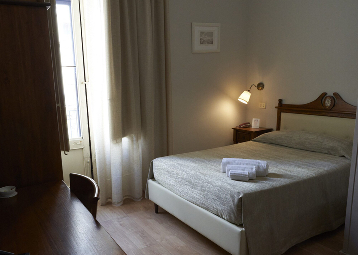 Bedroom 2, La Collegiata Guest House, Catania