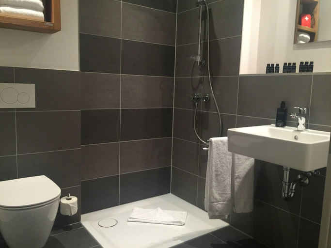Bathroom 4, Staycity Aparthotels Dresden, Dresden