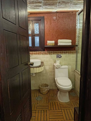 Bathroom 4, Suites Amanecer by Casa del Sótano, Del Centro