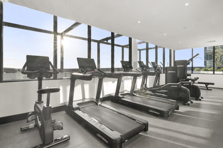 Fitness facility, Elegant 2-bed With Superb Views & Amenities, Melbourne