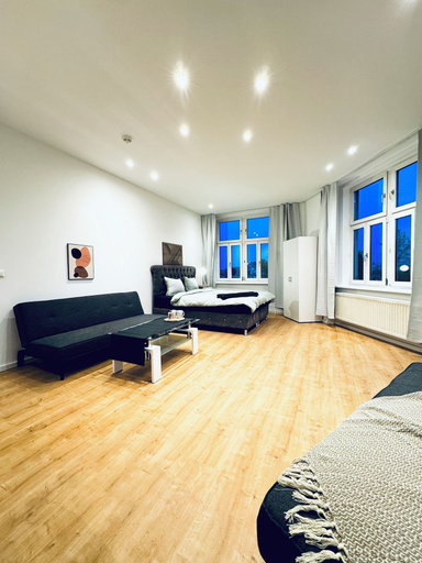Room 2, Cozy 4BR Apartment Near Kaufpark, Wien