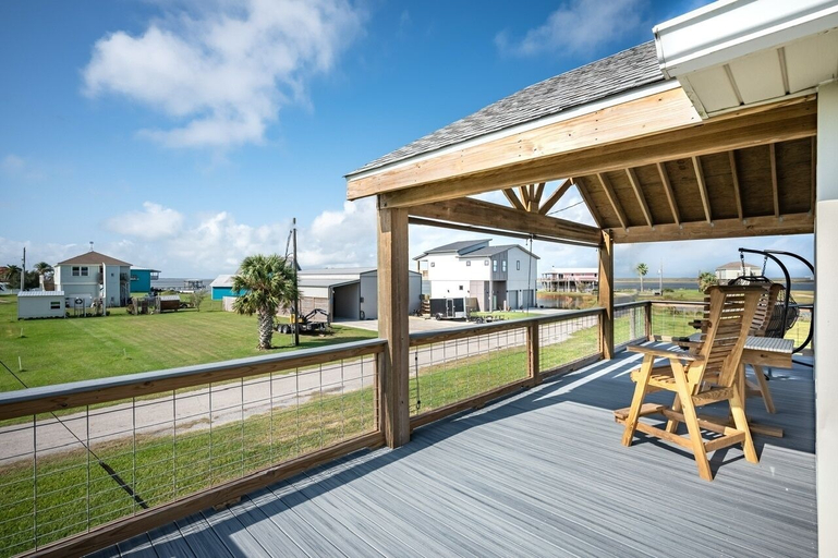 Property grounds 2, Lazy Lagoon 1 Bedroom Home, Galveston