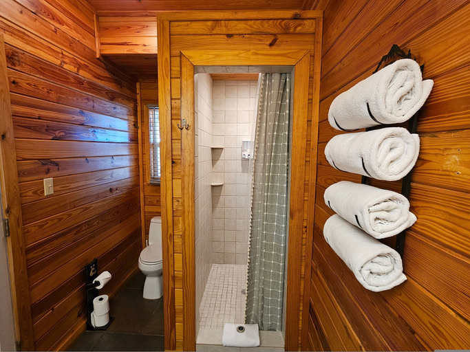 Room 4, Honey Bear Haven Suite 2, Carroll