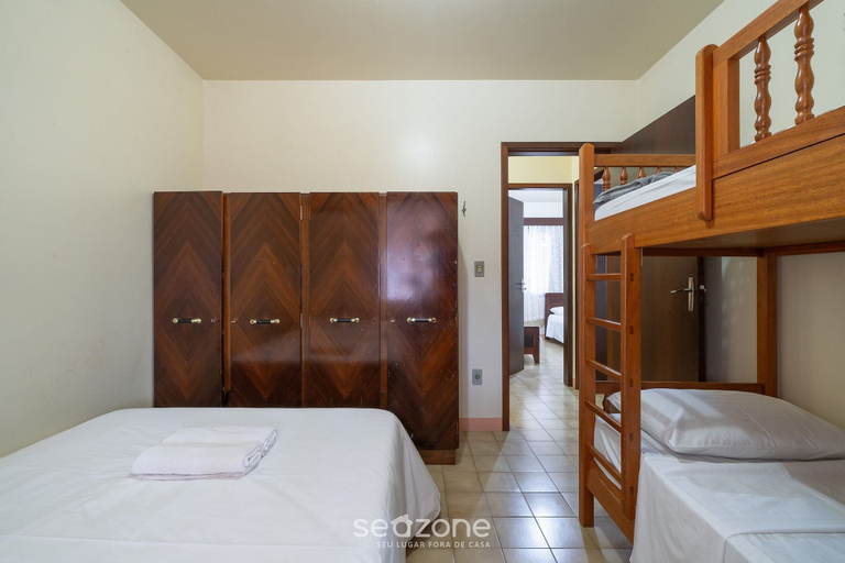 Room, Casa a 4 min a pé da praia em Porto Belo BRR0097, Porto Belo