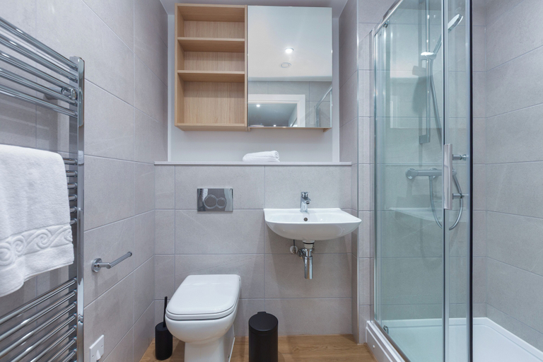 Room 2, The Modern View in Bristol, Bristol