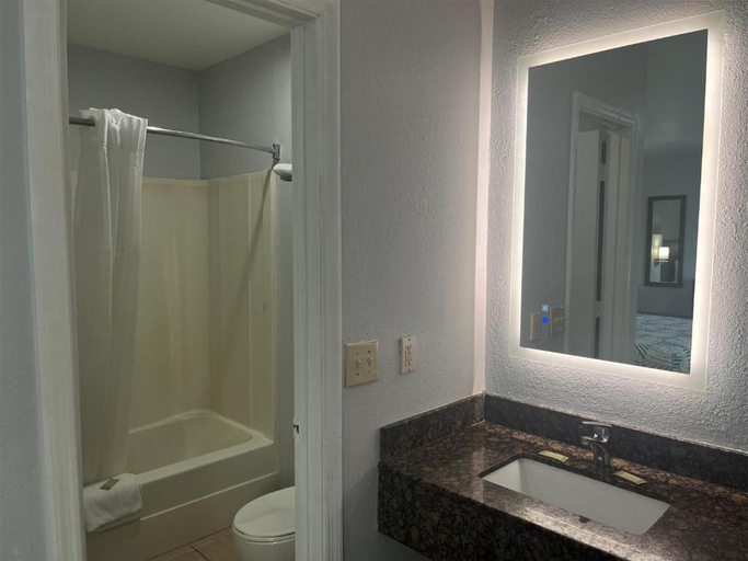 Bathroom 3, Motel 6 Saint George, SC – I-95, Dorchester