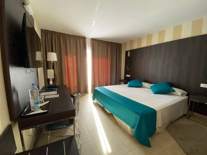 Bedroom 2, La Aldea Suites Hotel, Las Palmas