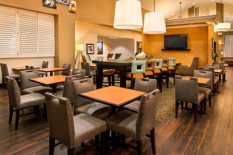 Food & Drinks 5, Hampton Inn & Suites Orlando/East UCF Area, Orange