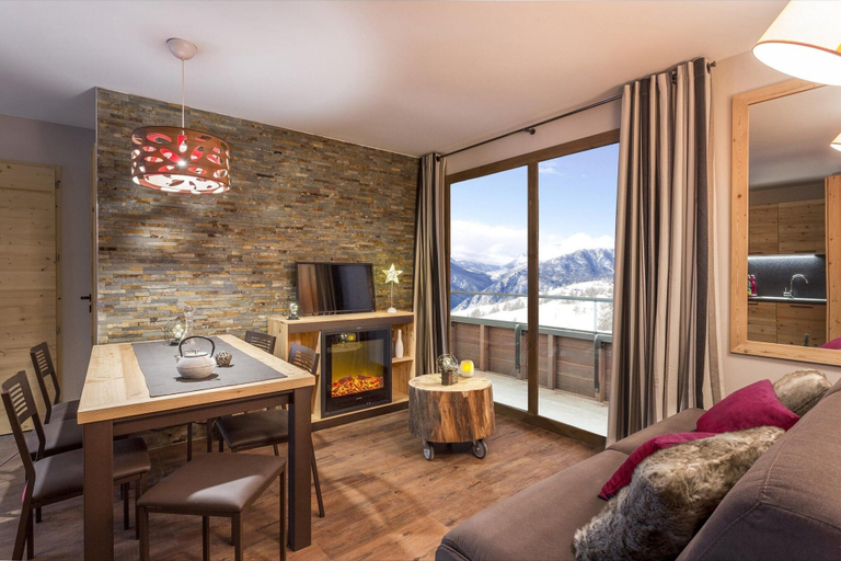 Living room 2, Apartment in Alps With Spa & Pool, Savoie