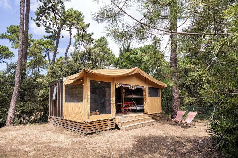 Exterior & Views 2, Camping Huttopia Oleron Les Pins, Charente-Maritime