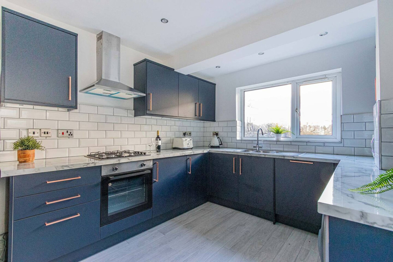 Room 5, The Luxury Home Free Parking Central Location, Cardiff