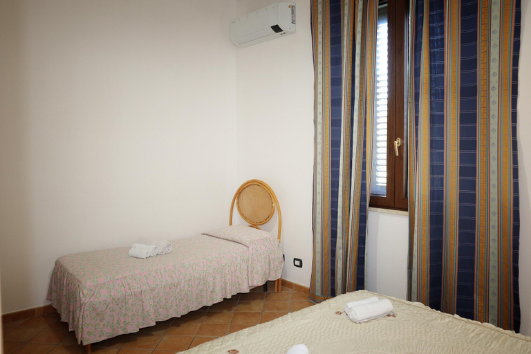 Bedroom 4, Holiday Home in Lido di Noto Near Beach, Syracuse