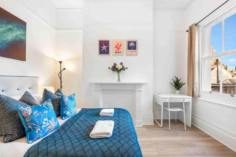Room 2, Hove Above By My Getaways, Brighton and Hove