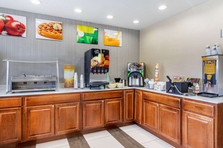 Food & Drinks 4, Motel6 Charlotte, NC – Airport South, Mecklenburg