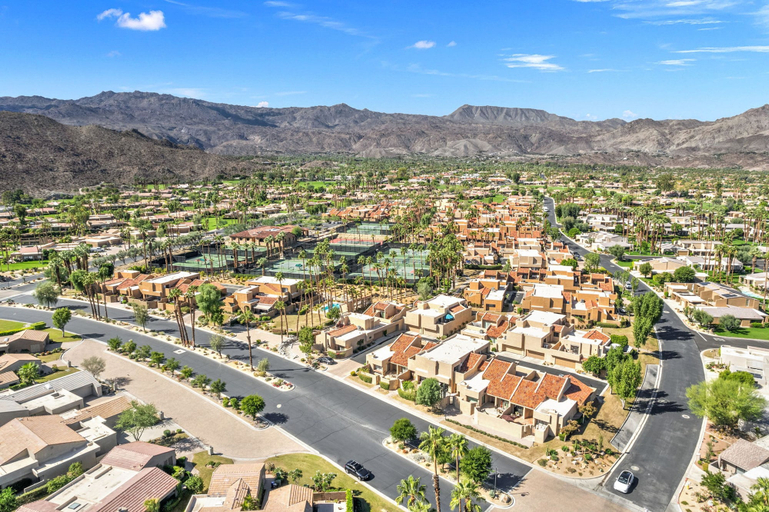 Room 2, Ironwood Desert Retreat With Private Jacuzzi Scenic Views, Riverside