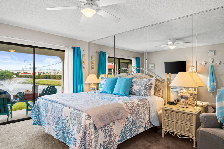 Bedroom 3, Edgewater by Book That Condo, Bay