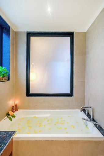 Bathroom 3, Shilayvas Cottages - Centrally Air Conditioned, Shimla