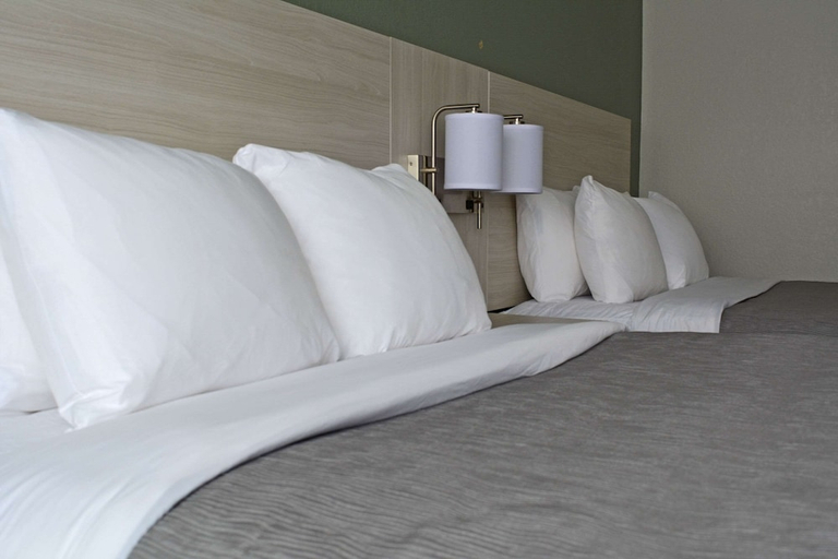 Bedroom 3, Quality Inn & Suites Syracuse - Carrier Circle, Onondaga