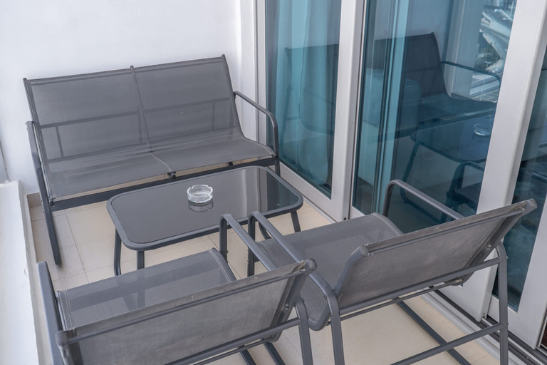 Room 5, Gorgeous 1 Bedroom in DEC Tower With Marina Views, Dubai