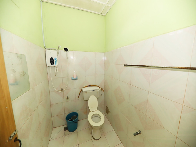 Bathroom 2, Hotel O Bayu Chalet, Kota Bharu