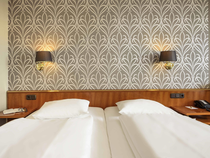 Bedroom 2, Mercure Hotel Trier Porta Nigra, Trier