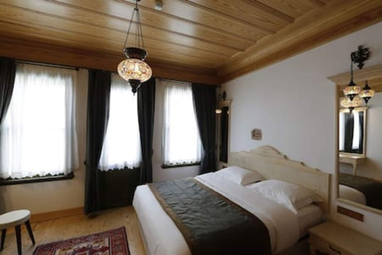 Room 3, 401 Old City Brand New Spacious With Balcony, Fatih