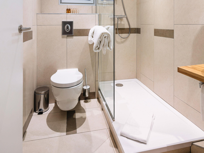 Bathroom 5, Mercure Poitiers Centre Hotel, Vienne
