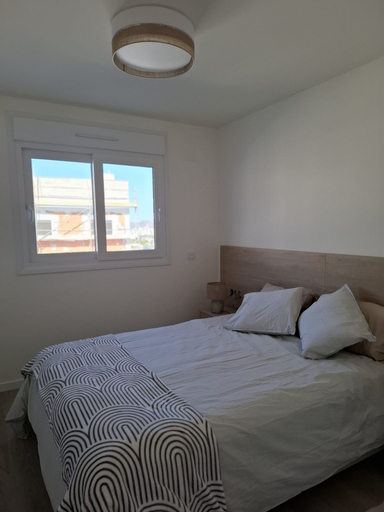 Room 3, Residencial Breeze 1A by Bookaparadise, Alicante