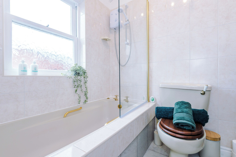 Bathroom 2, 16 Steele Street, Cheshire West and Chester