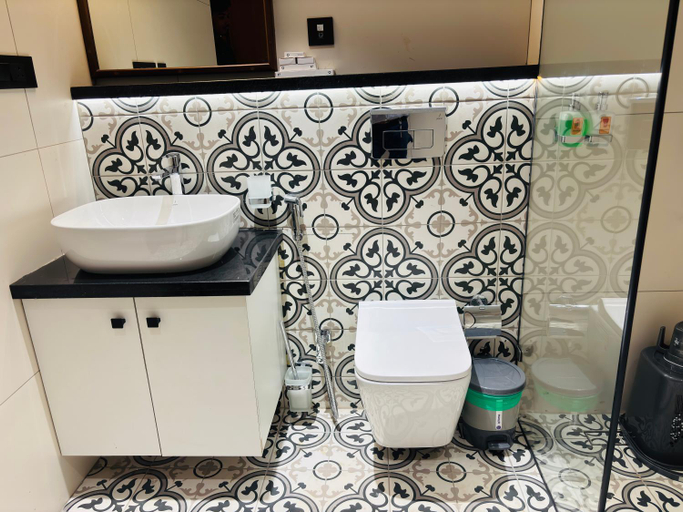 Bathroom 4, Bluebell Hotel, Kozhikode