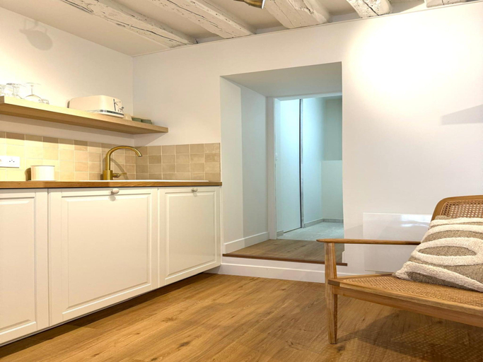 5, Apartment Saint Germain des Pres Bon Marche, Paris