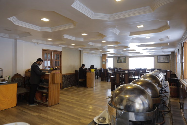 Food & Drinks 4, Royal Park Hotel, Baramulla