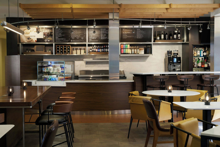 Food & Drinks 5, Courtyard San Francisco Larkspur Landing/Marin County, Marin