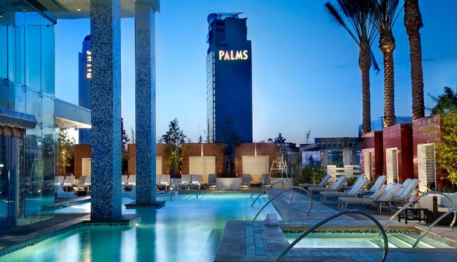 Sport & Beauty 2, StripViewSuites at Palms Place, Clark