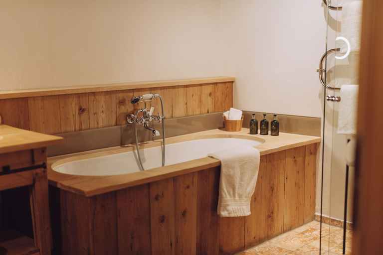 Bathroom 4, Parkhotel Egerner Höfe, Miesbach