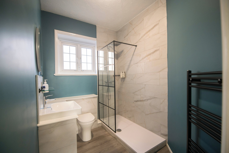 Bathroom 4, Garner Reading City Centre by IHG, Reading