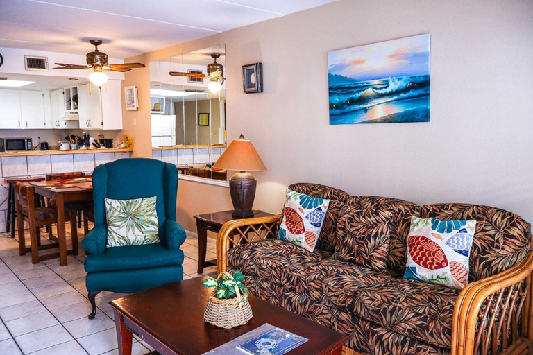 Living area 3, Surfside Ii 107 2 Bedroom Condo by RedAwning, Cameron