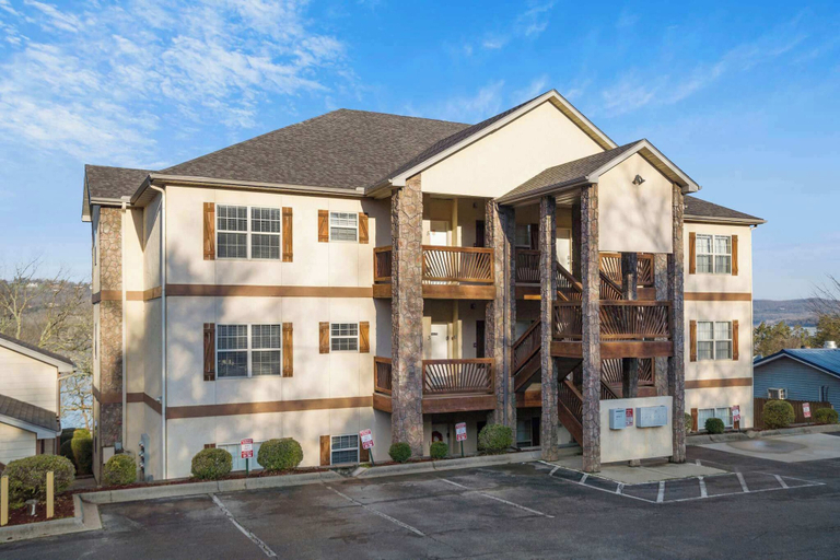 Exterior & Views 2, Lakefront Sanctuary - Table Rock Lake Adventures, Stone