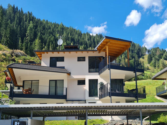 2, Luxury apartment with stunning mountain view, Feldkirchen