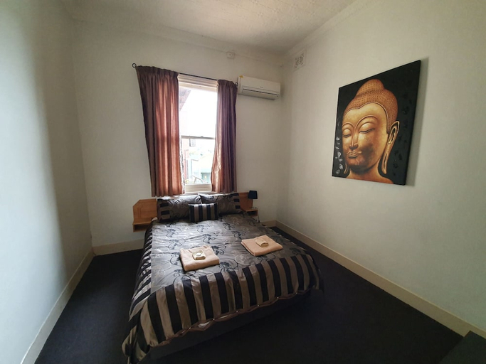 Bedroom 2, Empire Hotel Goulburn, Goulburn Mulwaree - Goulburn