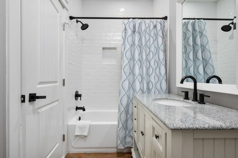 Bathroom 4, 2nd Life 2 Bedroom Home, Galveston