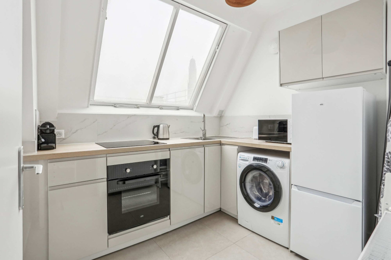 Private kitchen, Charmant Appt Avec Balcon - Ternes- Bail Mobilit, Paris