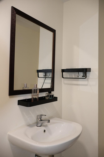 Bathroom 5, Kasara Urban Resort Residences, Pasig City