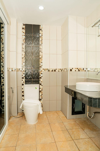 Bathroom, Lulu Hotel at The Glasshouse Lion Café, Pulau Phuket