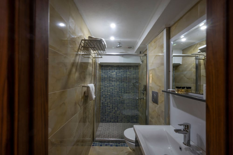 Bathroom, Tamara Residence Hotel Istanbul, Beyoğlu