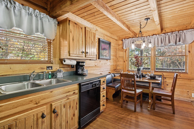 Room 4, Firefly Holler by Beyond Expectations w Hot Tub, Sevier