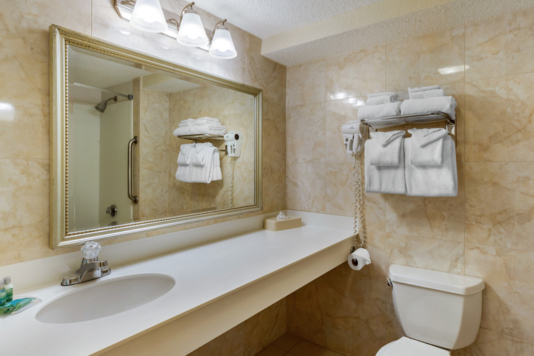 Bathroom 4, Atlantic Beach Hotel Newport, Newport