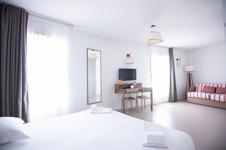 Bedroom 2, Zenitude Hotel-Residences Narbonne Centre, Aude