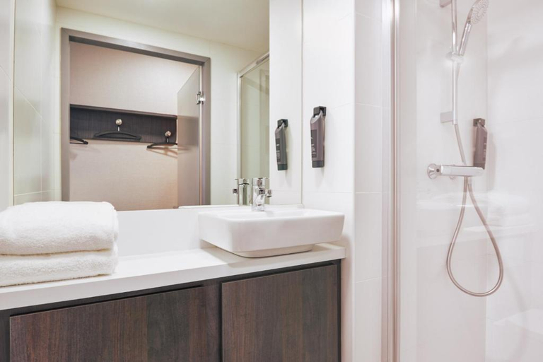 Bathroom 4, easyHotel Paris Charles de Gaulle, Seine-Saint-Denis