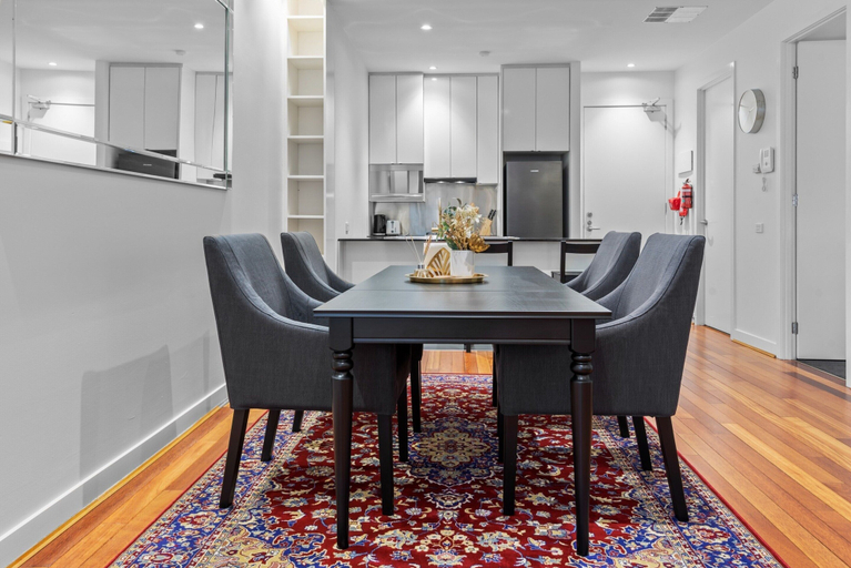 Others 4, Stylish and Spacious 2-bed Apartment Melbourne, Melbourne